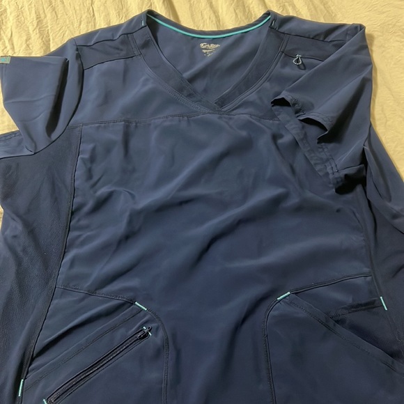 3 sets of scrubs. - Picture 3 of 4